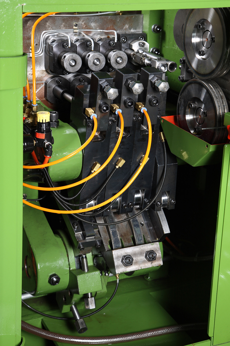 3 Die 3 Blow Bolt Former-3
