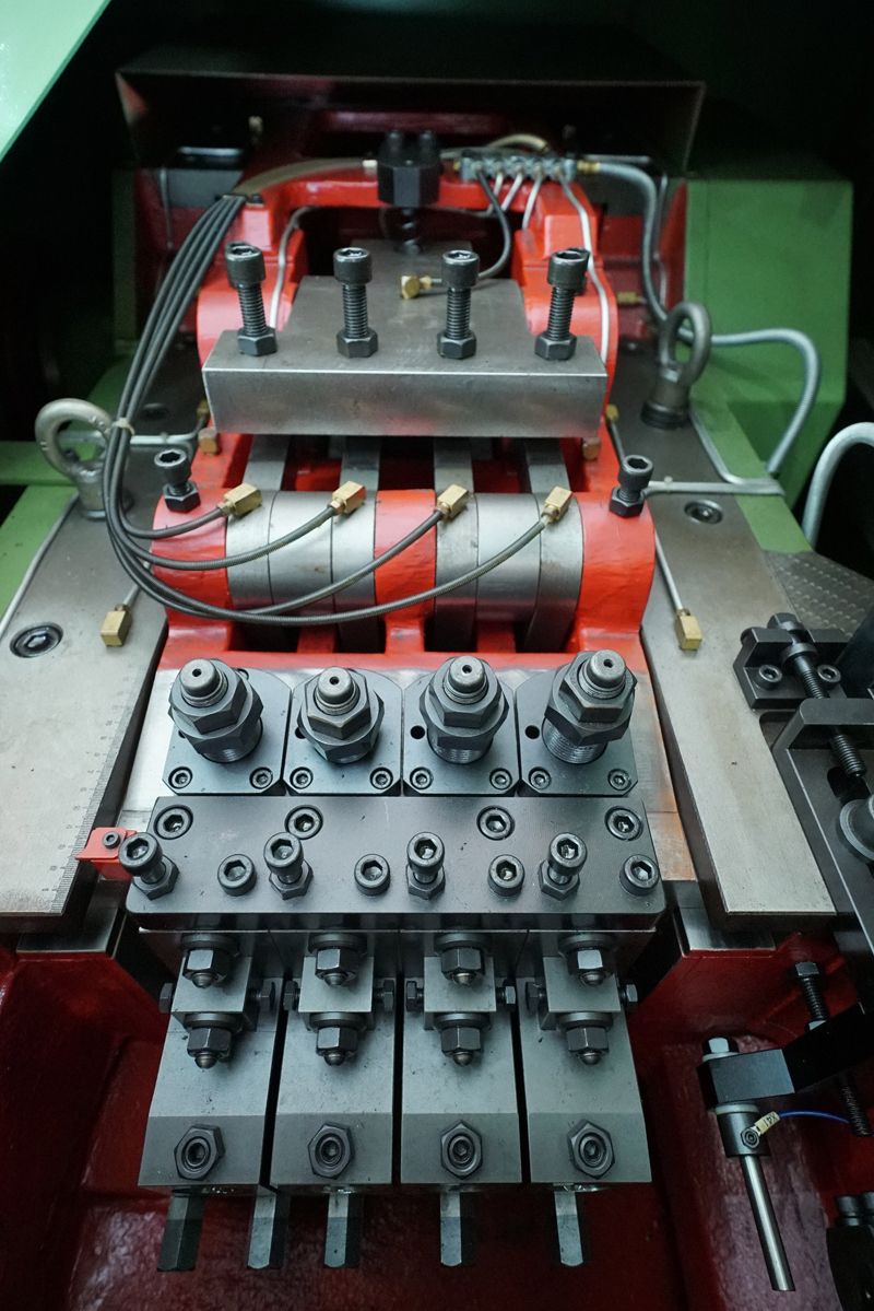 4 Die 4 Blow Bolt Former-3