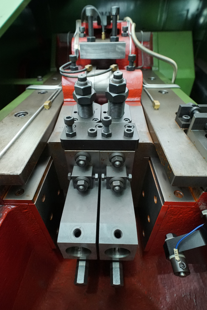 2 Die 2 Blow Bolt Former-3